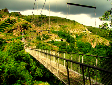 Swinging bridge (Khndzoresk)