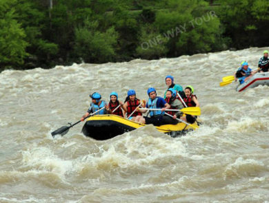 Rafting auf dem Fluss Kura