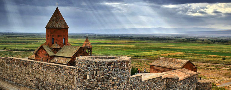 Die ältesten Kirchen und Klöster Armeniens