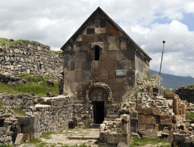 Монастырь святого Саркиса в Уши