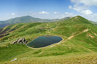 ‪Tsaghkunyats Lake‬‬